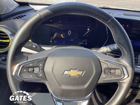 Used 2024 Chevrolet Trax LT w/ Driver Confidence Package FWD image 29