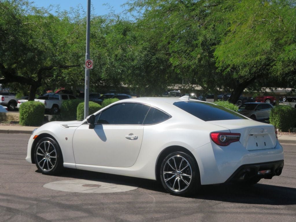 Used 2020 Toyota 86 RWD image 5