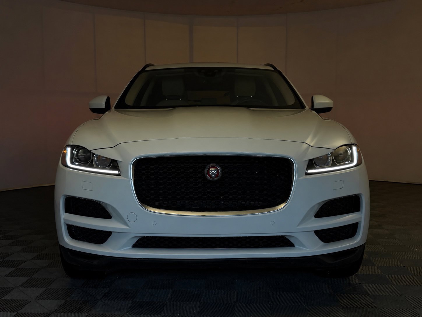 Used 2020 Jaguar F-PACE Prestige AWD/4WD image 3
