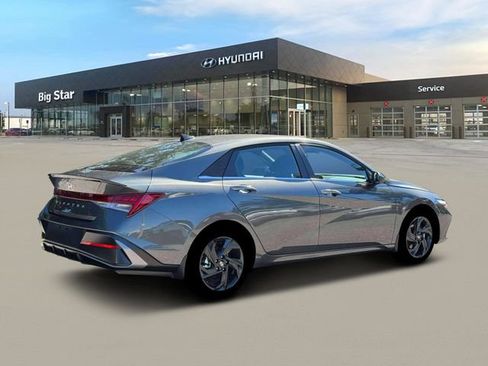 Used 2026 Hyundai Elantra SEL Sport Premium FWD image 8