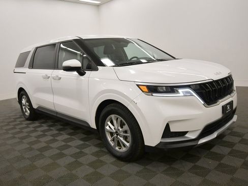 Certified 2024 Kia Carnival LX image 10