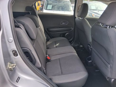 Used 2019 Honda HR-V EX image 10
