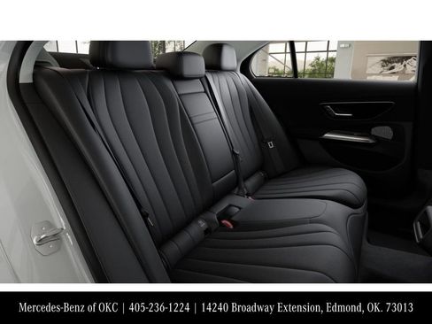Used 2025 Mercedes-Benz E 350 Sedan image 5