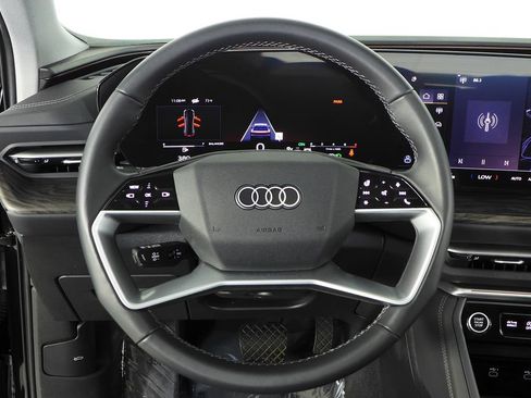 Used 2025 Audi Q5 Premium w/ Convenience Package AWD/4WD image 27