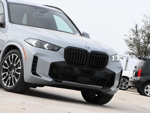 New 2026 BMW X5 xDrive50e w/ M Sport Package image 3