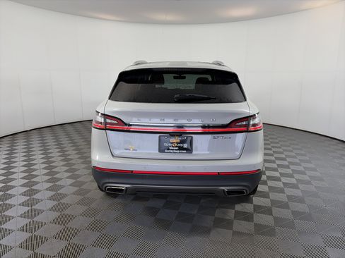 Used 2019 Lincoln Nautilus Reserve w/ Cargo Utility Package AWD/4WD image 9