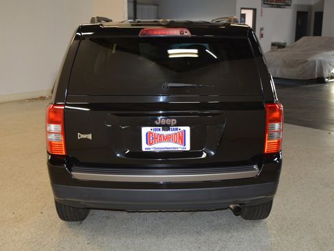 Used 2017 Jeep Patriot 75th Anniversary w/ Power Value Group image 4