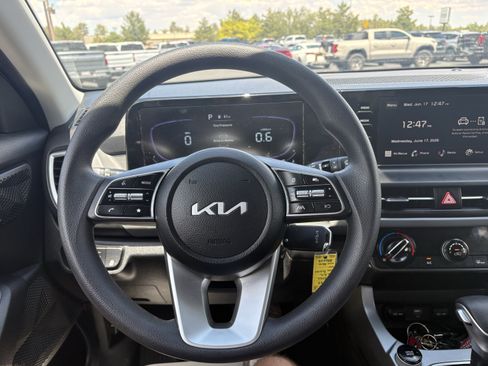 Used 2026 Kia Seltos LX AWD/4WD image 19
