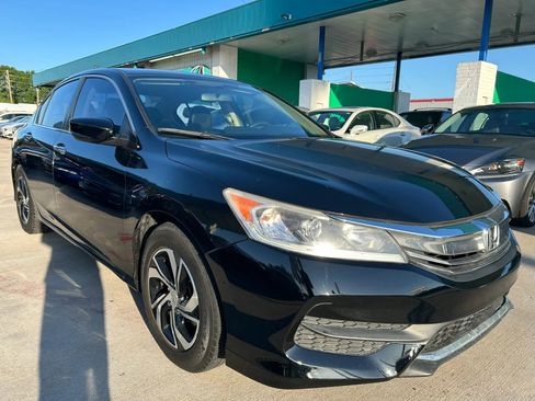 Used 2017 Honda Accord LX image 7