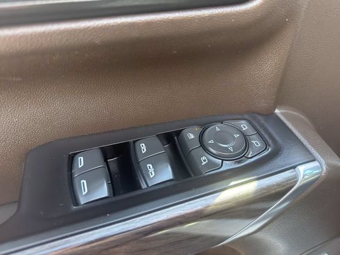 Used 2022 Chevrolet Silverado 1500 LTZ AWD/4WD image 13