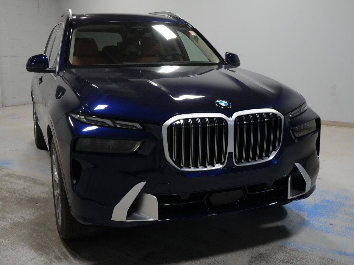 Used 2027 BMW X7 xDrive40i w/ Premium Package AWD/4WD image 17