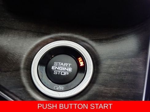 Certified 2023 Jeep Grand Cherokee L Limited w/ Luxury Tech Group II AWD/4WD image 9