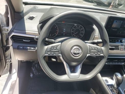 Certified 2025 Nissan Altima 2.5 SV w/ SV Special Edition Package FWD image 17