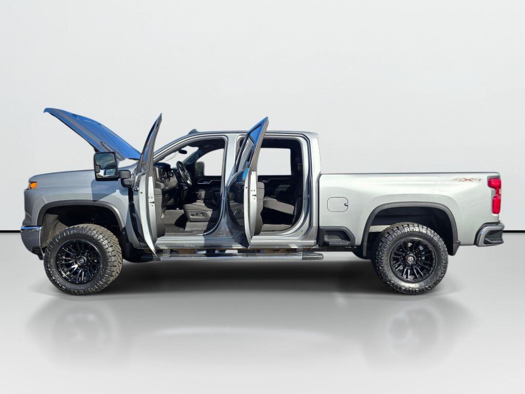 Used 2025 Chevrolet Silverado 2500 LT w/ Convenience Package AWD/4WD image 9