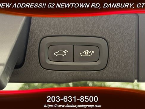 Used 2025 Volvo XC60 B5 Plus w/ Protection Package Premier AWD/4WD image 31