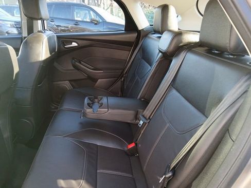 Used 2017 Ford Focus Titanium image 22