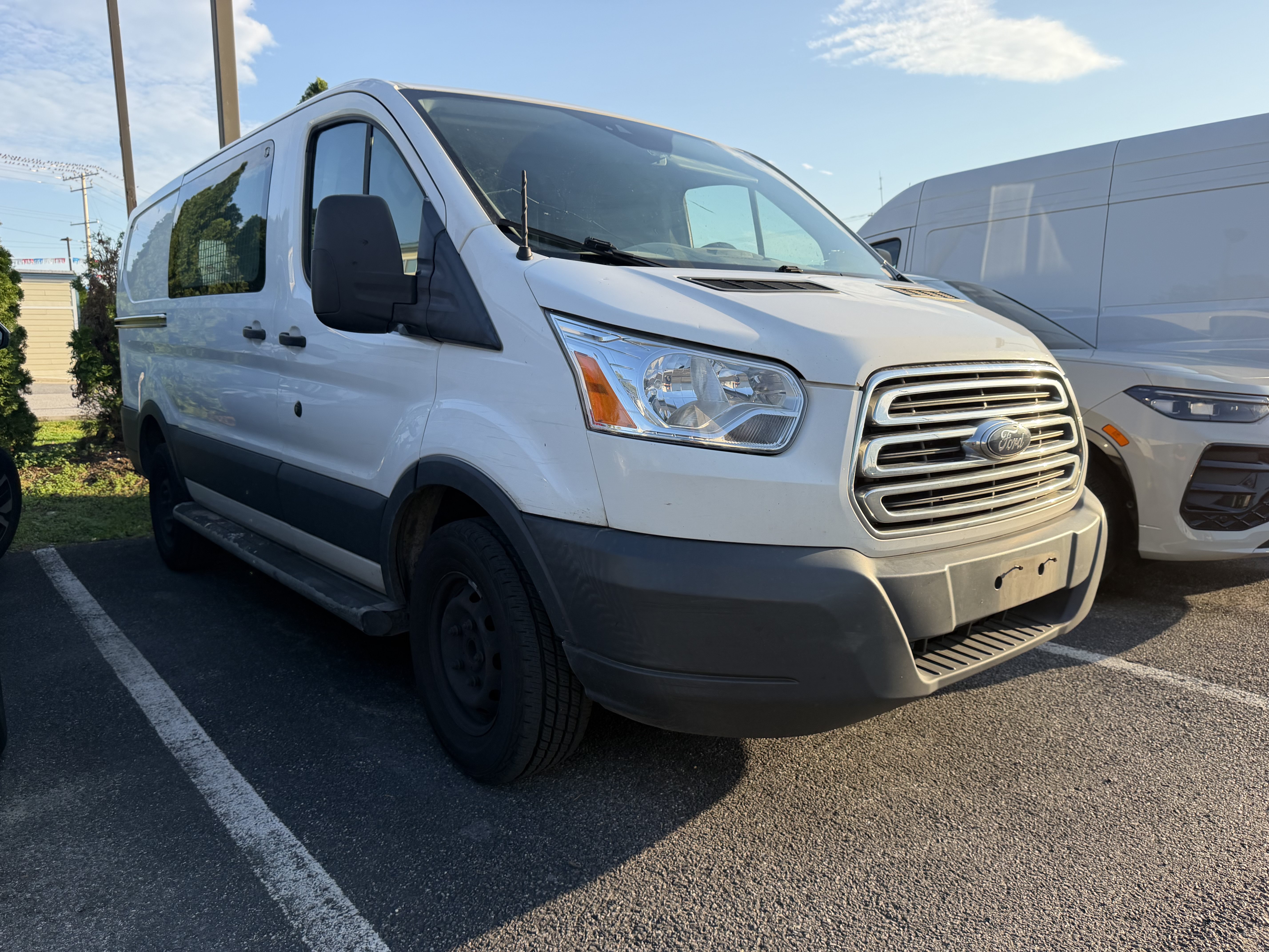 Used 2018 Ford Transit 250 130 Low Roof w/ Exterior Upgrade Package RWD image 5