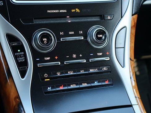 Used 2019 Lincoln Nautilus Reserve image 32