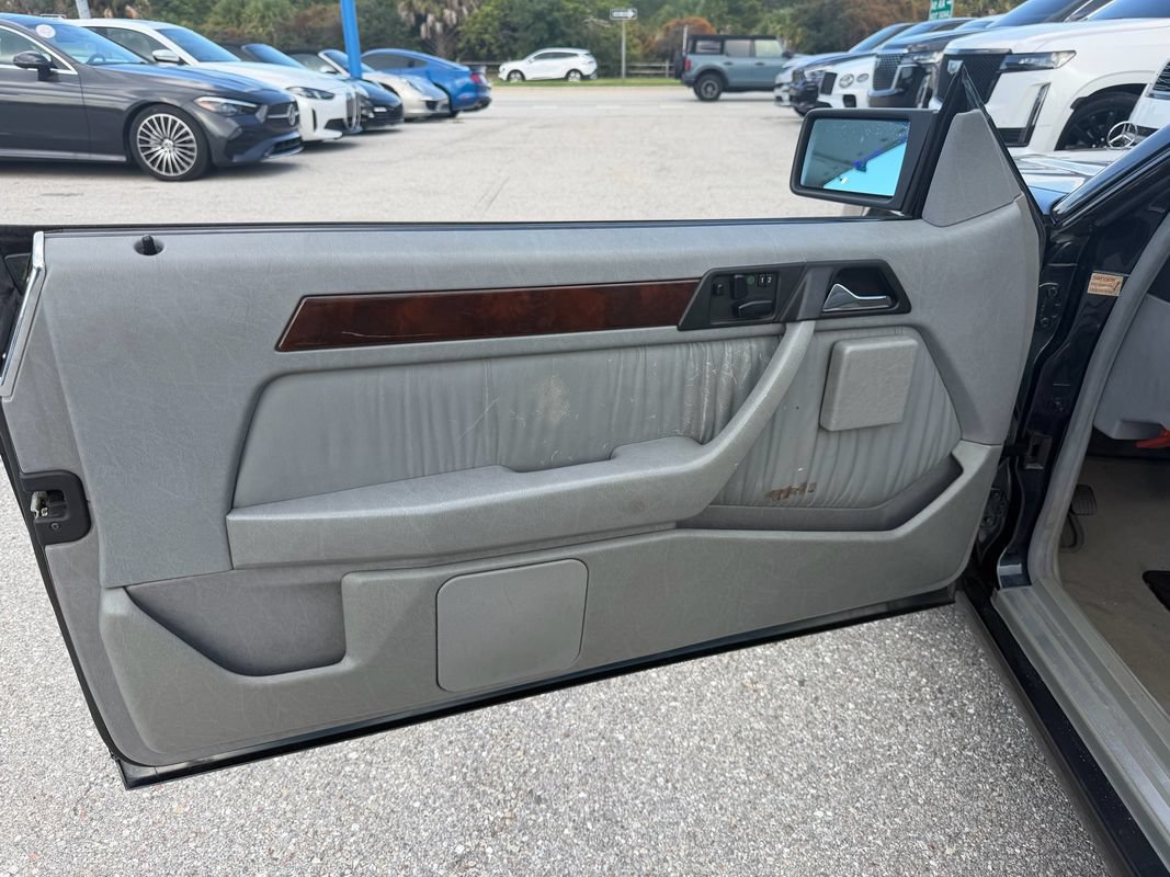 Used 1995 Mercedes-Benz E 320 Convertible image 10