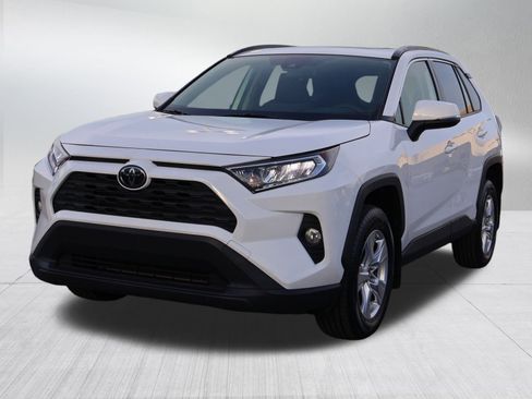 Used 2019 Toyota RAV4 XLE w/ Carpet Mat Package image 3