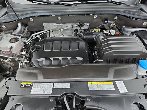 Used 2024 Volkswagen Atlas SE image 27