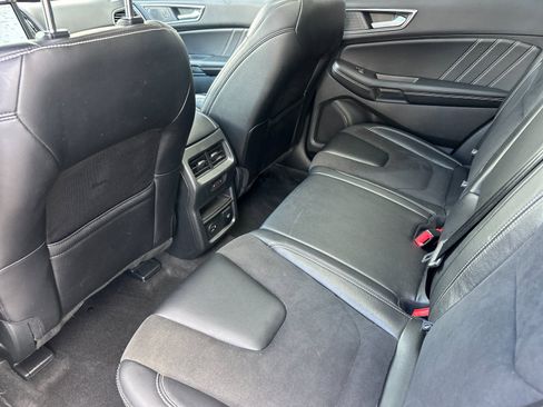 Used 2022 Ford Edge ST w/ Equipment Group 401A image 11