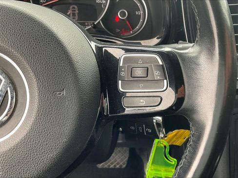 Used 2018 Volkswagen Beetle S image 17