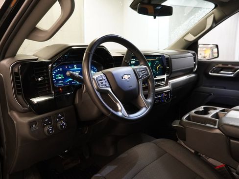 Used 2023 Chevrolet Silverado 1500 LT AWD/4WD image 6