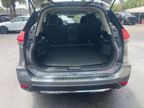 Used 2017 Nissan Rogue S FWD image 5