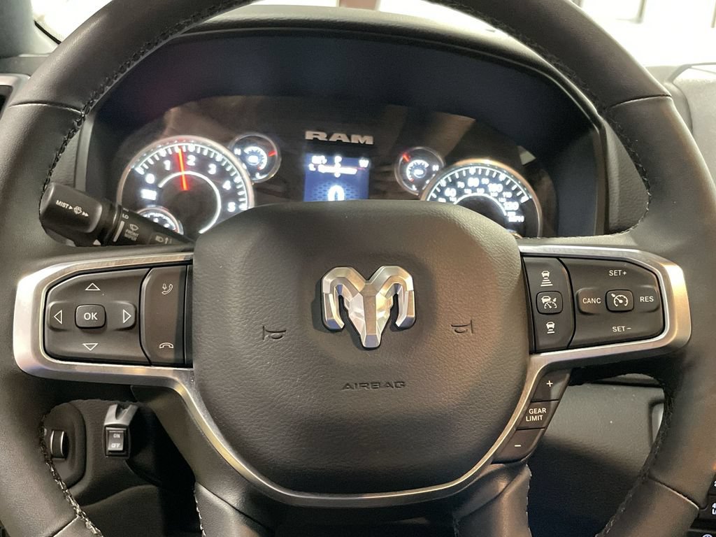 Used 2025 RAM 1500 Big Horn AWD/4WD image 17