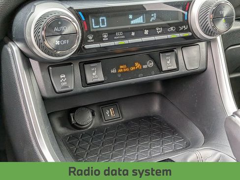 Used 2025 Toyota RAV4 XSE AWD/4WD image 20