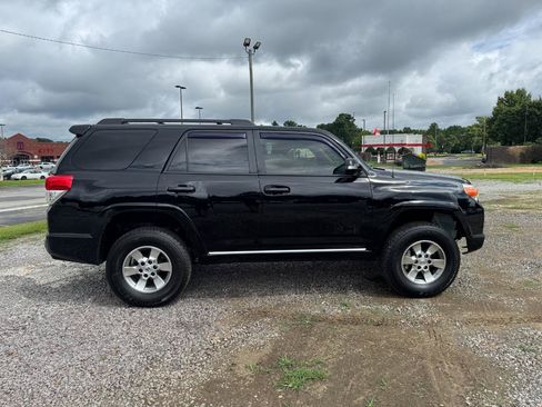 Used 2013 Toyota 4Runner SR5 RWD image 2