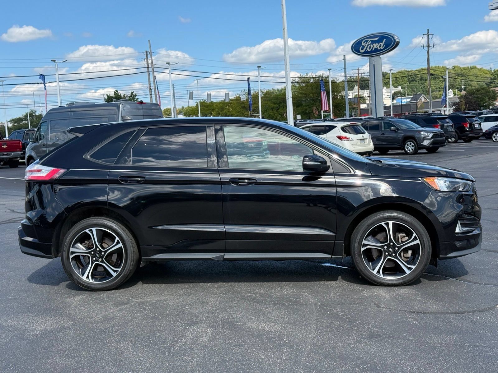 Used 2023 Ford Edge ST AWD/4WD image 2
