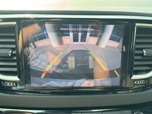 Used 2025 Chrysler Pacifica Select FWD image 26