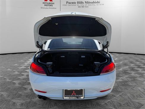 Used 2014 BMW Z4 sDrive28i image 9