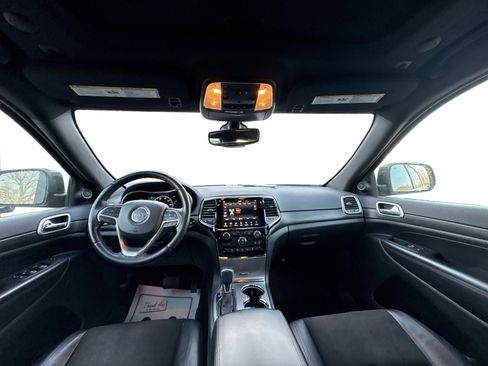 Used 2019 Jeep Grand Cherokee Altitude image 23