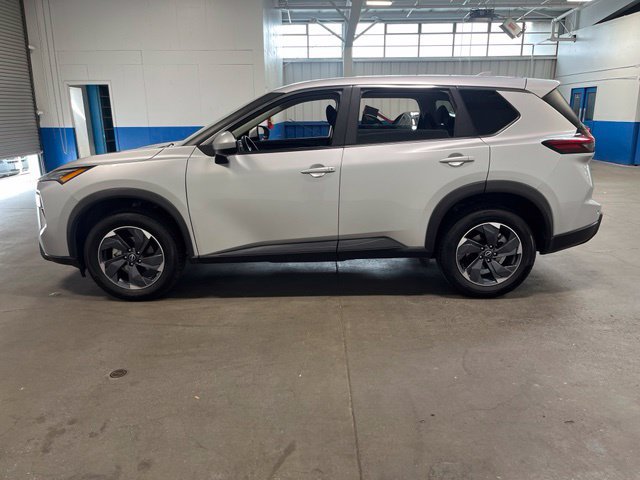 Used 2024 Nissan Rogue SV FWD image 6