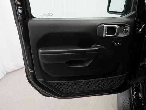 Certified 2022 Jeep Wrangler Sport S image 37