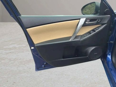 Used 2012 MAZDA MAZDA3 i Grand Touring w/ Tech Pkg image 19