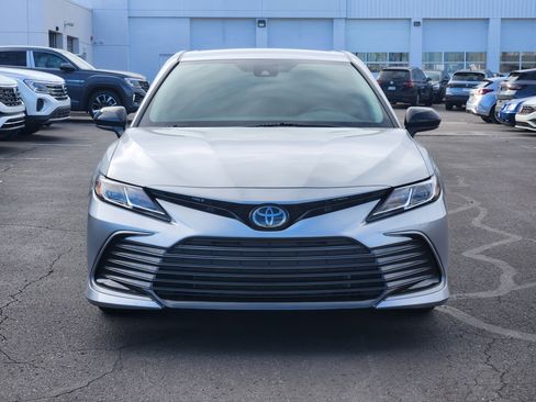 Used 2022 Toyota Camry LE image 9
