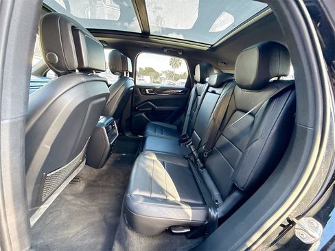 Used 2019 Porsche Cayenne image 27