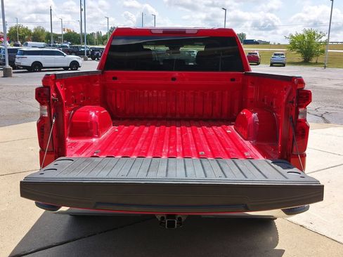 Used 2023 Chevrolet Silverado 1500 LT AWD/4WD image 16