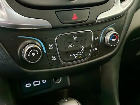 Used 2020 Chevrolet Equinox LT image 15