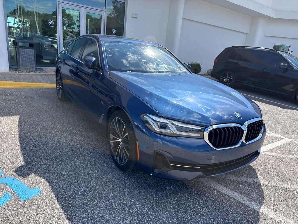 Used 2023 BMW 530e w/ Executive Package RWD image 1