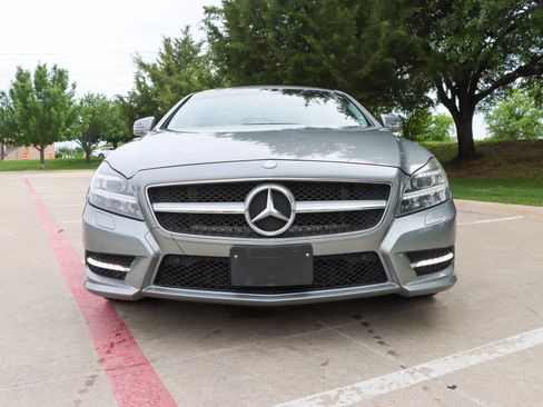 Used 2014 Mercedes-Benz CLS 550 w/ Premium 1 Package image 2