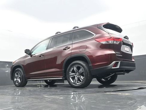 Used 2019 Toyota Highlander Limited Platinum FWD image 25