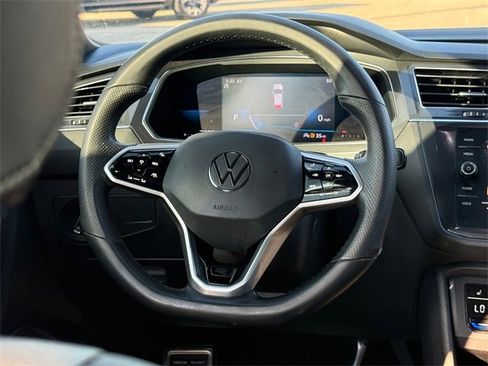 Used 2022 Volkswagen Tiguan SE R-Line image 27
