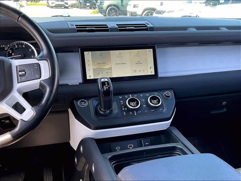 Used 2023 Land Rover Defender 110 S image 7