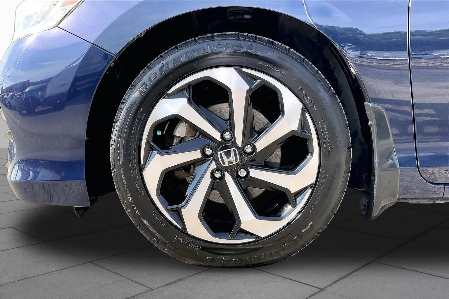 Used 2017 Honda Accord EX image 11