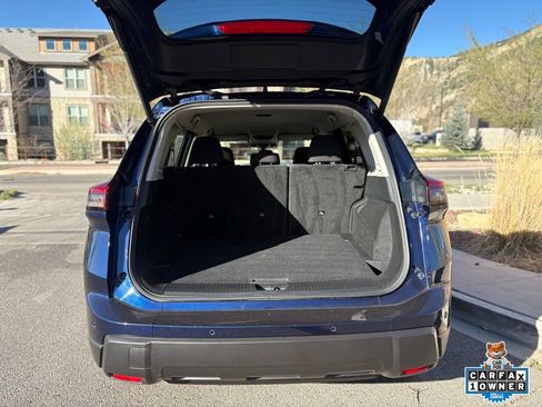 Used 2025 Nissan Rogue SV image 8